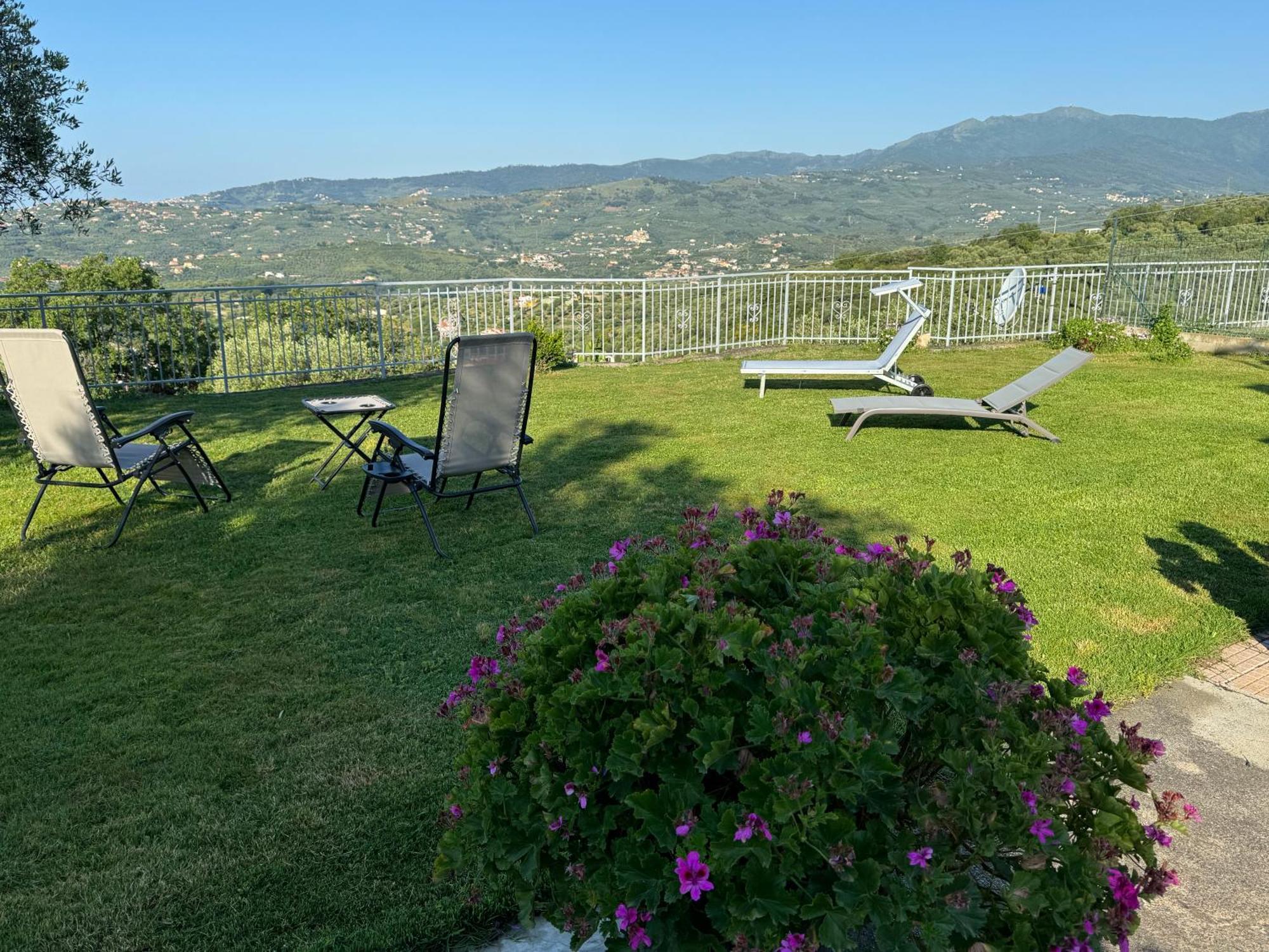 Villa Casa Vista Mare Imperia Exterior foto